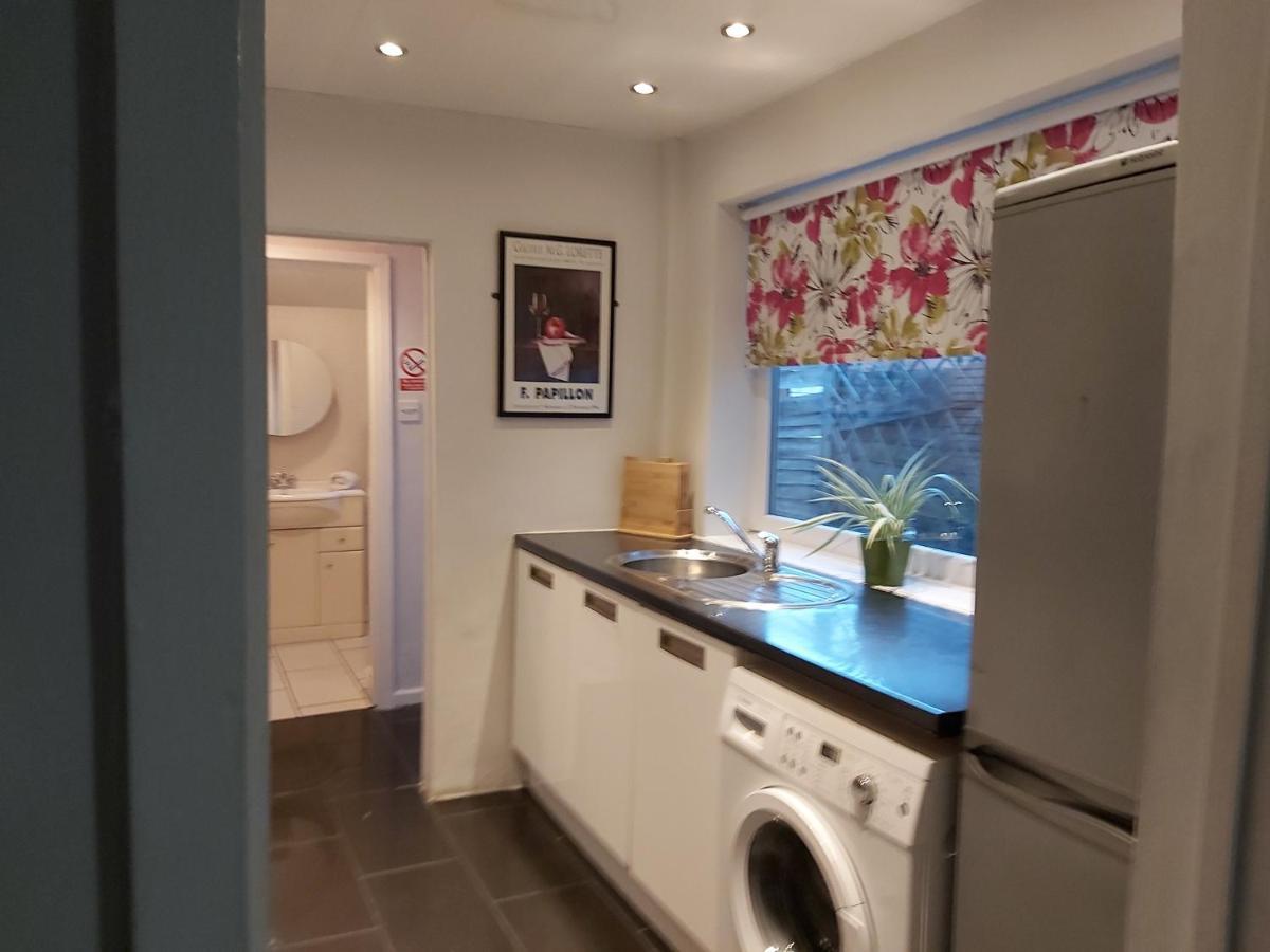 Pearson House - Huku Kwetu 3 Bedroom End Of Terrance House - Family And Business Group Self Catering Accommodation -Huku Kwetu نوتينغهام المظهر الخارجي الصورة